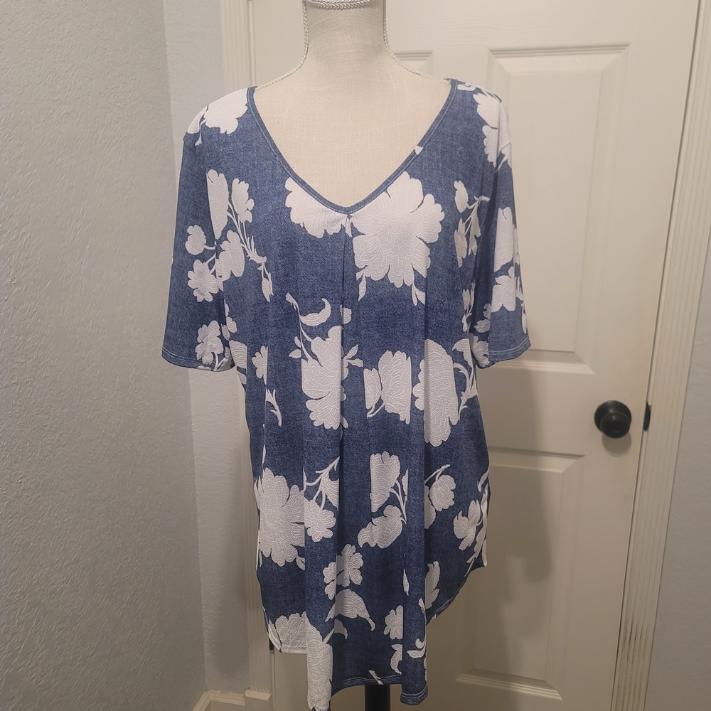 V-Neck Blue Floral Tunic Top